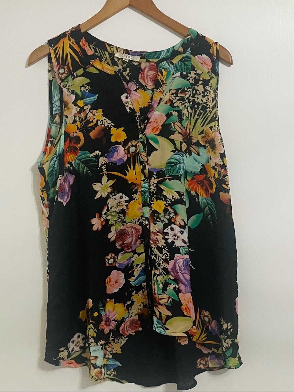 Spense Black Floral Sleeveless Button-Front Blouse